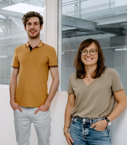 Ressource Humaines : Manon, Guillaume et Maud debout sourient face à l'objectif